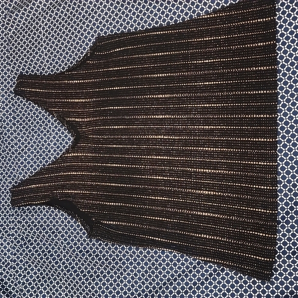 Gold and Black Shimmer Tank Top Size Small - Picture 7 of 10